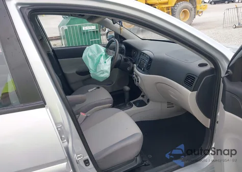 2010 Hyundai Accent Gls z USA, uszkodzony, nr VIN KMHCN4AC3AU431582